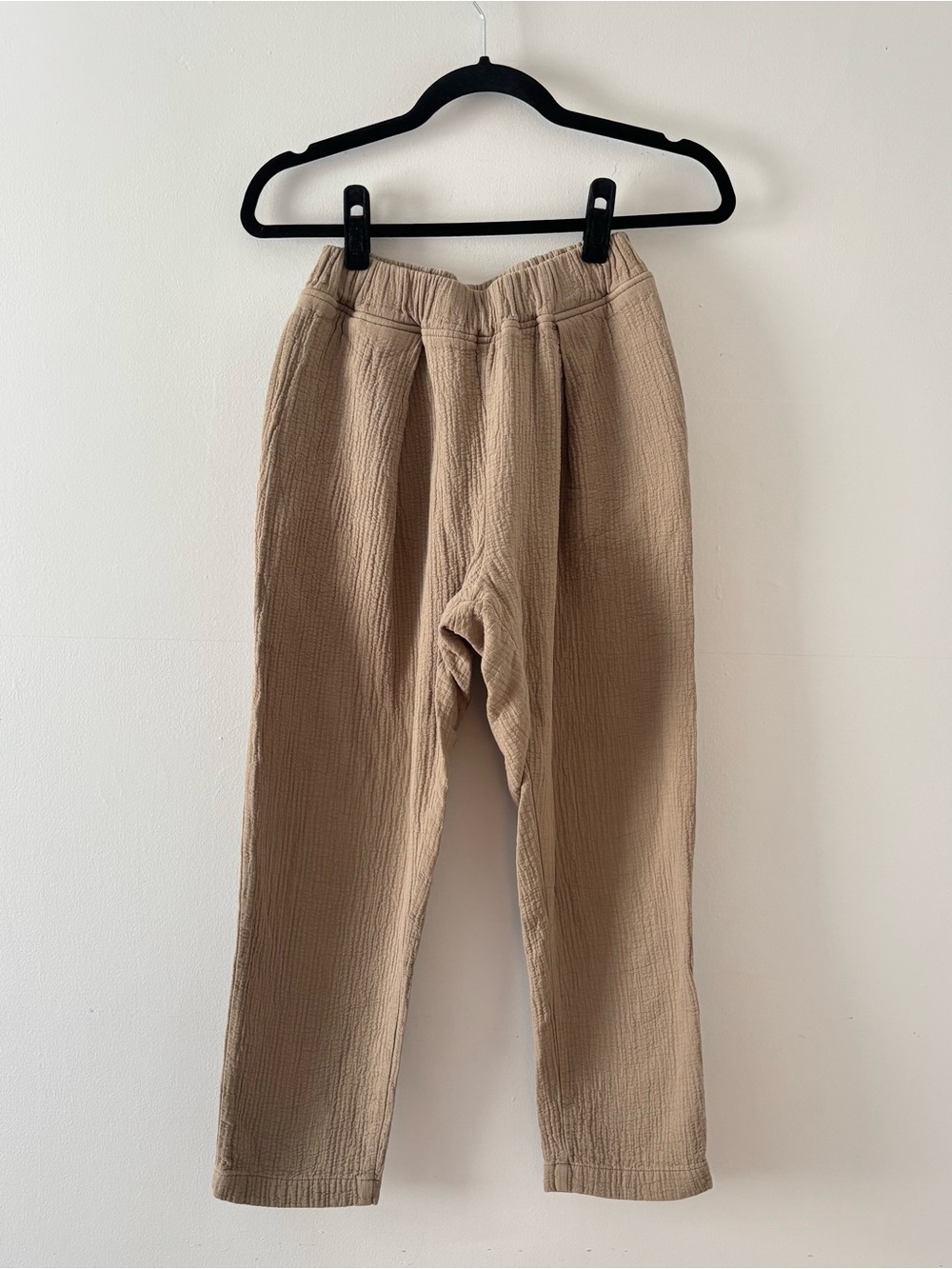 Black Crane Quilted Pant in Tan Pull-On Elastic Waist Bottoms Ankle Crop